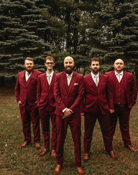 Brown Groomsmen Wedding Groomsmen Bridesmaids And Groomsmen Red Wedding Flowers Centerpieces