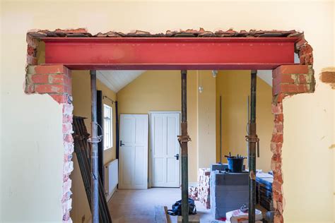 Load-bearing walls: How to tell if a wall is load bearing | Homebuilding