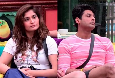 Bigg Boss Siddharth Shukla Said Aarti Singh Is Fake In Salman Khan