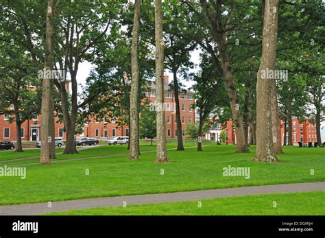 Amherst college campus hi-res stock photography and images - Alamy