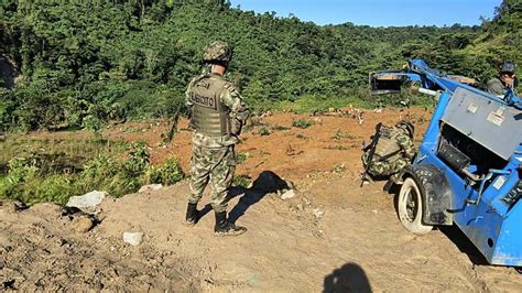 Quisieron Detener Maquinas Al Derrumbe En La Vía Chocó