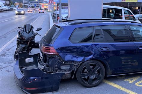 Netstal GL Beim Abbiegen Motorradfahrer übersehen