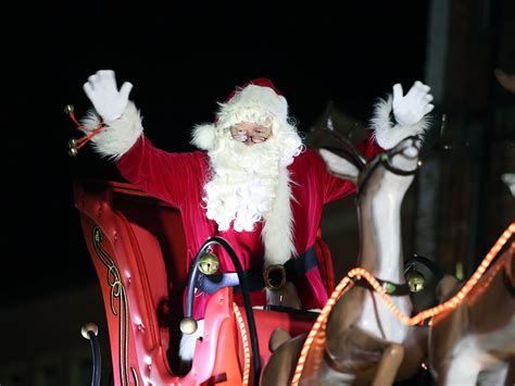 Santa Claus Arrives In Owen Sound While The Festival Of Northern Lights