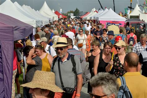 EN IMAGES Manche à Lessay la foire Sainte Croix s annonce radieuse