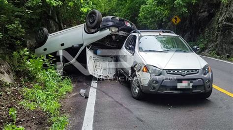 Choque Y Volcadura En Carretera A El Tuito Noticiaspv