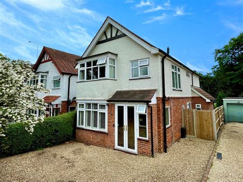 4 Bed Detached House For Sale In Canterbury Road Farnborough Gu14 £