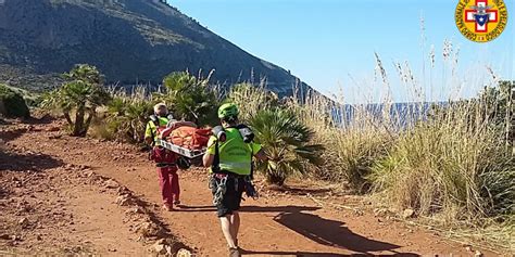 Zingaro Turista Colta Da Un Malore A Cala Dell Uzzo Le Foto Dei