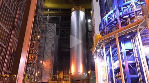 A massive rocket fuel tank is moved by NASA engin... | DVarchive