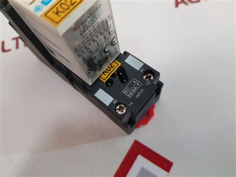 TELEMECANIQUE SCHNEIDER ELECTRIC RXZE2S114M RELAY SOCKET - Aeliya Marine