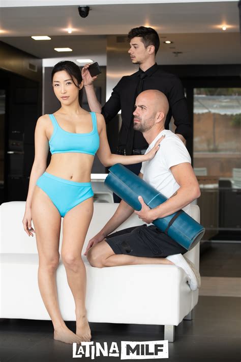 Emiri Momota Latina Milf BabeSource
