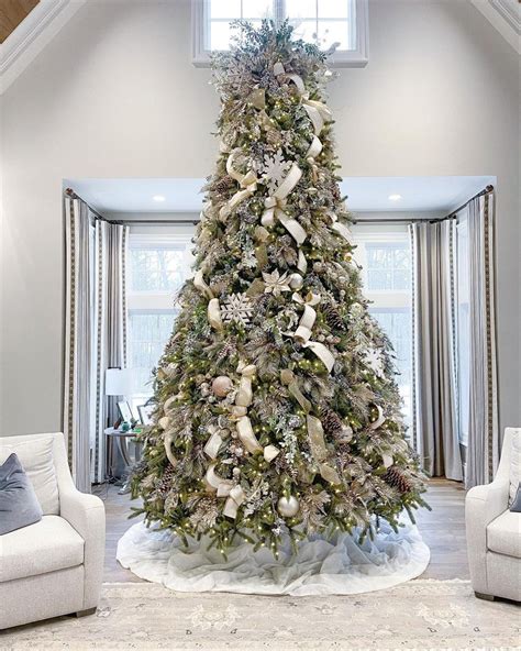 47 Stunning Christmas Tree Decor Ideas To Try Out For 2023 - Page 2 of 2