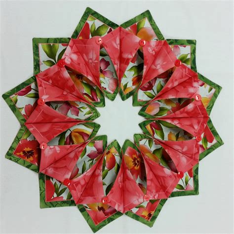 Fold N Stitch Wreath