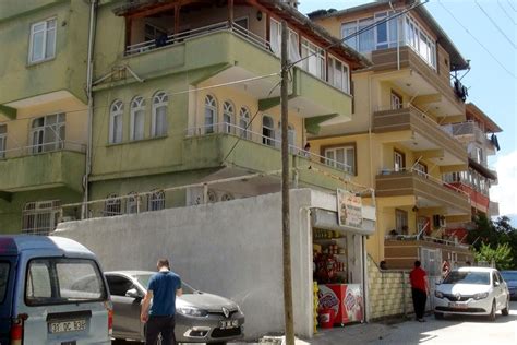 Cinnet geçiren polis anne ve babasını öldürdü Evrensel net