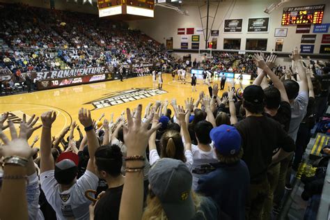 100 Things Attend A St Bonaventure Basketball Game The Buffalo News