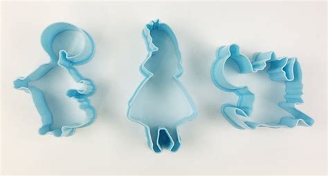 Yaxell Disney Alice In Wonderland Cookie Cutter Set Tokyo Station