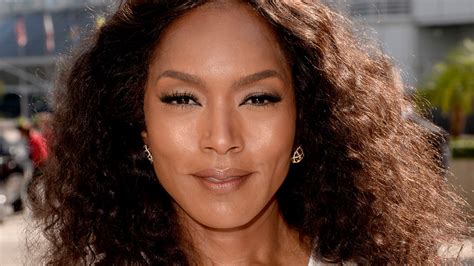 Angela Bassett 2022