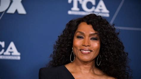 9 1 1 Star Angela Bassett Just Posted A Major Humble Brag On Instagram And Were Pumped