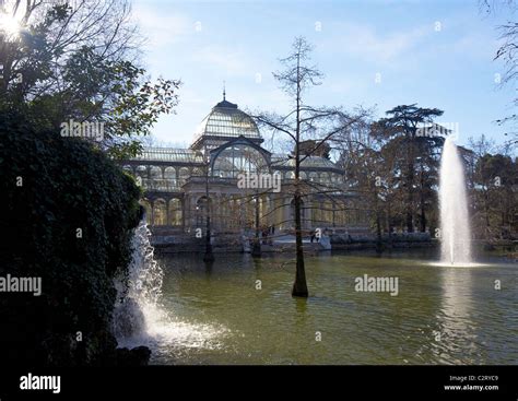 Exterior Del Palacio De Cristal Palacio De Cristal Parque Del Retiro