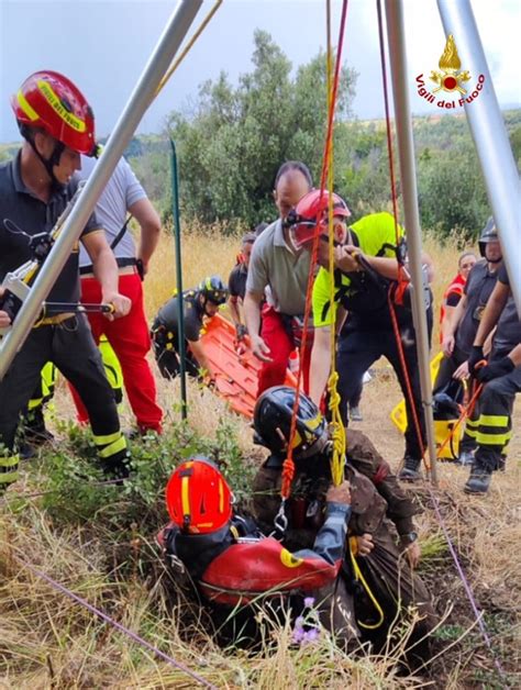 Positano Notizie Roma Enne Cade In Un Pozzo Durante Gara Di