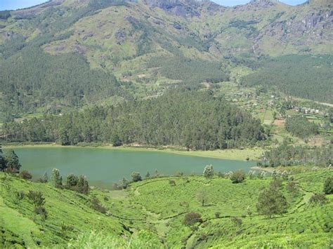 13 Best Tourist Places to Visit in Kerala | Kerala Tourism (2020)