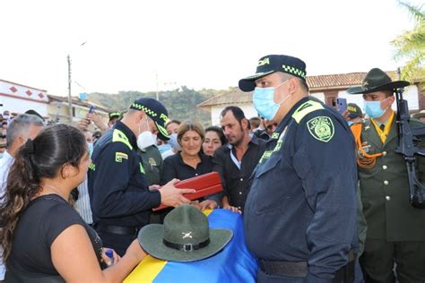 Con Honores Despidieron A Policía Santandereano Asesinado En Caquetá