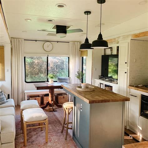 10 Gorgeous Farmhouse Style Rv Makeovers Artofit