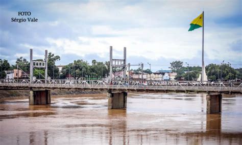 Rio Acre baixa 74 centímetros e volta a ficar abaixo da cota de alerta