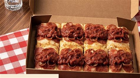 Detroit Style Pizza Returns To Pizza Hut Menu Again Ph