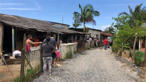 Tragédia em residência de Joinville mulher e 2 filhos morrem em