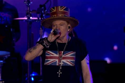 Guns N Roses Axl Rose Homenageia Dan Mccafferty Mundo Metal