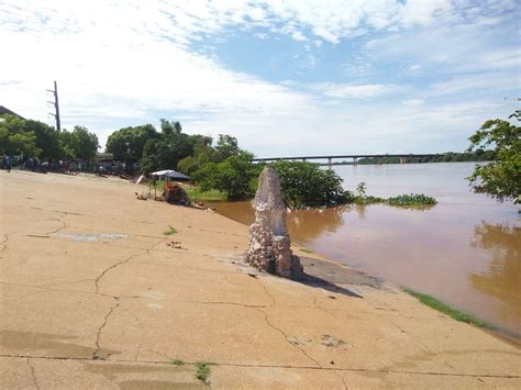 Rio Parnaíba atinge a cota de alerta em Teresina Floriano permanece