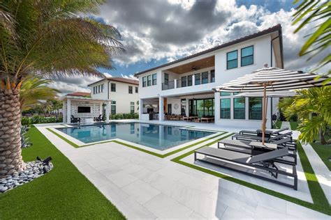 Luxury Pools Outdoor Living Home
