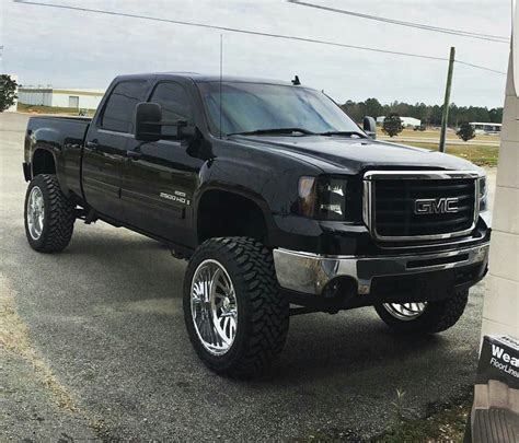 Pin By Terri Reed On Somethin Bout A Truck Lifted Trucks Gmc Sierra