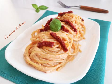 Pasta Con Pesto Di Pomodori Secchi E Ricotta La Cucina Di Mara