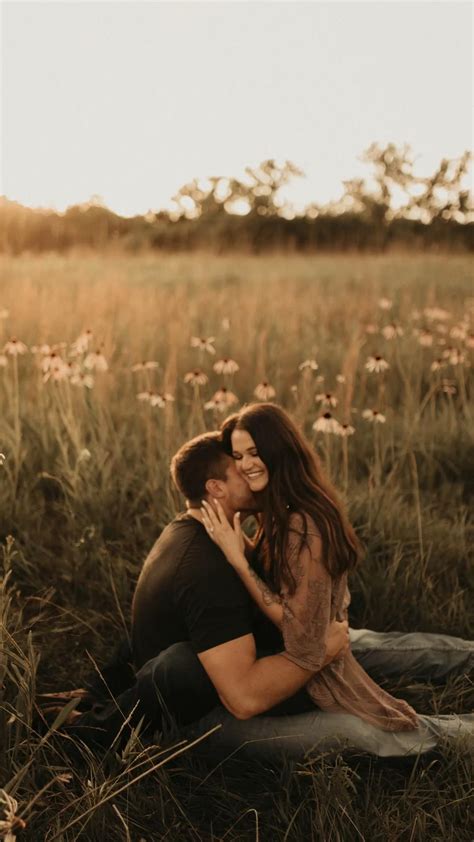 Golden Hour Engagement Session In Minnesota Taryn Collins Photography