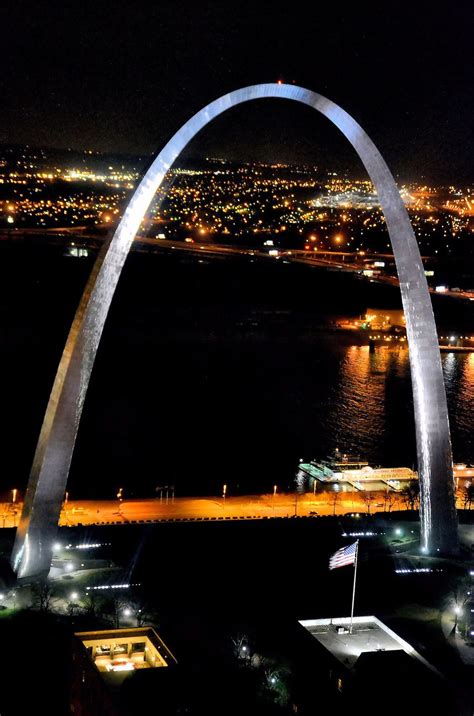 Gateway Arch At Night In St Louis Missouri Encircle Photos