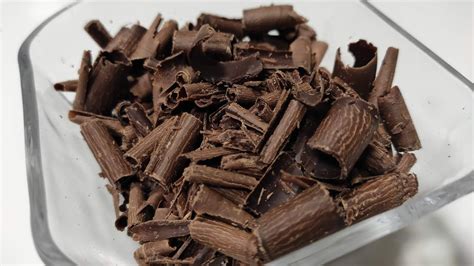 Como Hacer VIRUTAS De CHOCOLATE Para Decorar TARTAS Truco FACIL