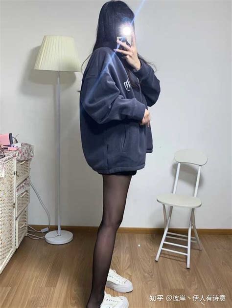 高中女生应该把白裤袜当成校服一样每天穿吗？ 知乎