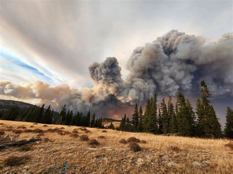 In Wyoming 1 000 Firefighters Are Fighting 2 Wildfires