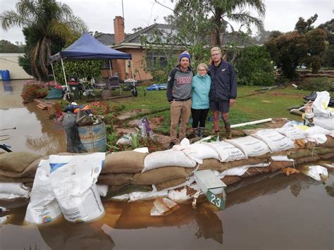 Victoria Floods Echuca Braces For Murray River Peak Herald Sun