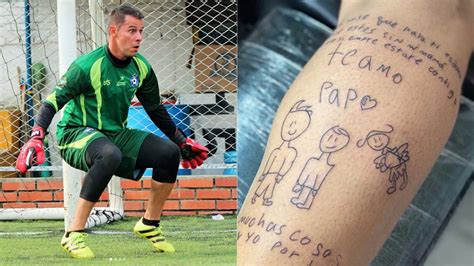 Su Esposa Murió De Cáncer Y Su Hijo Le Regaló Un Dibujo El Tatuaje De Un Futbolista Colombiano