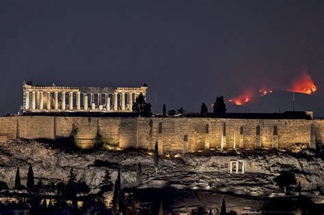 Los Incendios Se Multiplican En Grecia Y Cubren Atenas De Humo Galería