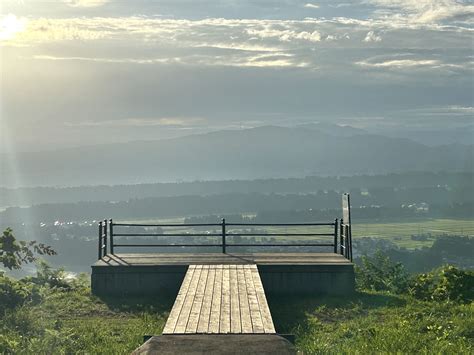 【川の展望台】 離大な信濃川の流れと河岸段丘が織りなす絶景スポット新潟県津南町 いいなのかけら ～たび色note〜