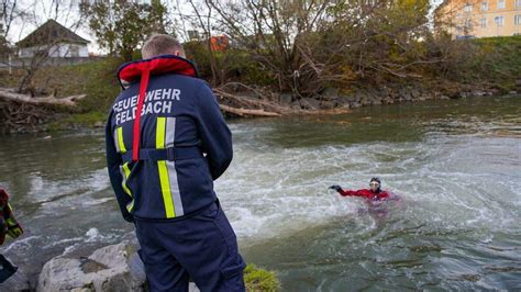 Großeinsatz Feuerwehr suchte mit 100 Einsatzkräften nach vermisster