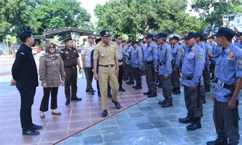 Penjabat Bupati Takalar Pimpin Apel Akbar Serta Buka Bimtek Satlinmas