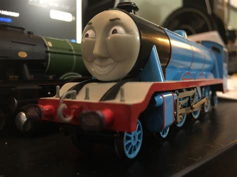 Bachmann Gordon with a painted classic TOMY Gordon face : r ...