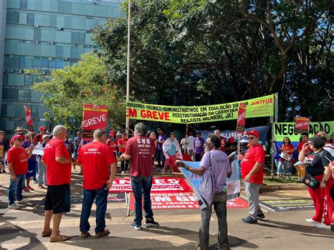 Greve Da EducaÇÃo Adufc E Comando De Greves Locais Representados Em