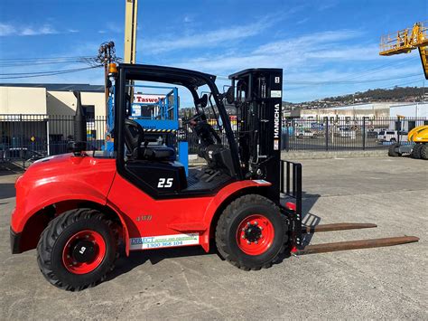 Tonne Wd Rough Terrain Fork Lift Direct Access Equipment Hire