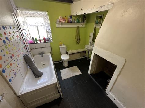 Sharpes Auctions 634 Great Horton Road Bradford Bd7 3aa