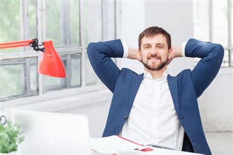Imágenes De Trabajador Descansando Descarga Gratuita En Freepik